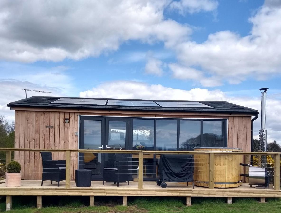 Cleeves Cabins Ailsa Luxury Lodge With Hot Tub Dalry  Екстер'єр фото